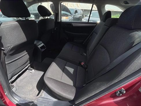 Used 2019 Subaru Outback 2.5i AWD/4WD image 16