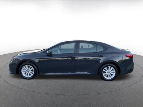 Used 2025 Toyota Camry LE image 9
