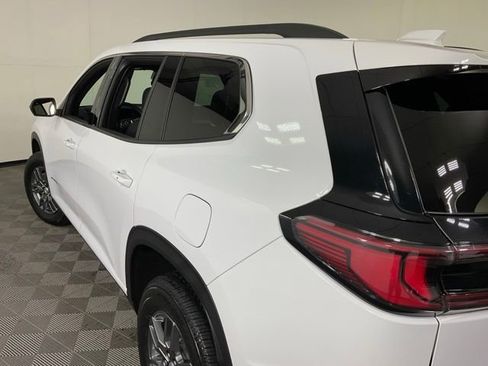 Used 2025 GMC Acadia Elevation image 42