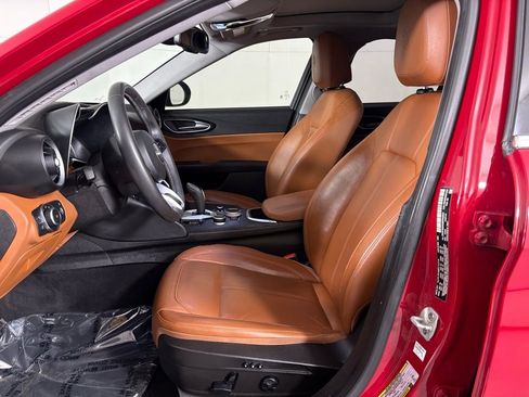 Used 2021 Alfa Romeo Giulia Sprint w/ Sun & Sound Package image 17