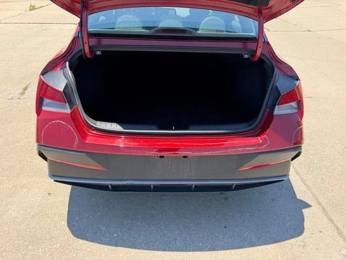 Used 2024 Hyundai Elantra SEL FWD image 5