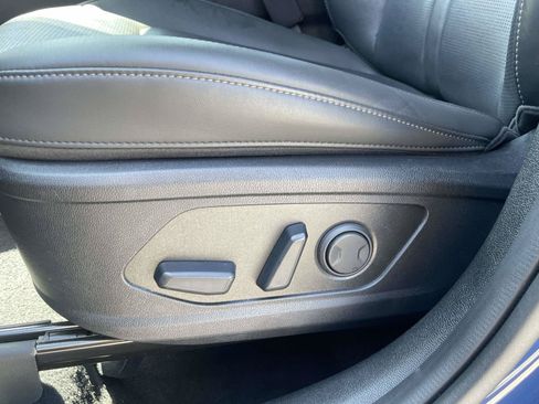 Used 2025 Kia Sorento EX FWD image 16
