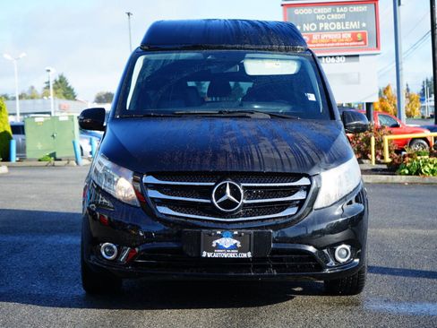 Used 2016 Mercedes-Benz Metris Passenger image 8