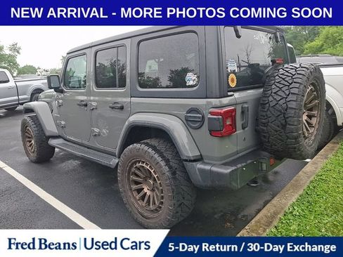Used 2019 Jeep Wrangler Unlimited Sahara w/ Cold Weather Group AWD/4WD image 7
