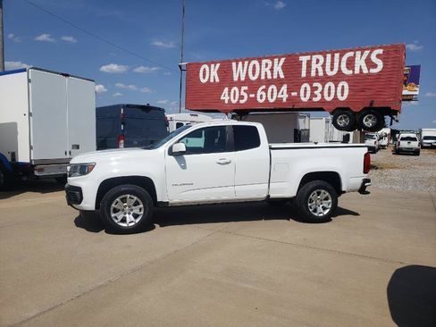 Used 2022 Chevrolet Colorado LT w/ Fleet Safety Package RWD image 2