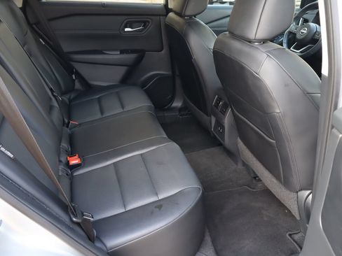 Used 2024 Nissan Rogue SV w/ SV Premium Package FWD image 10