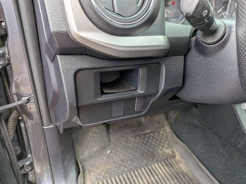 Used 2017 Toyota Tacoma 4x4 Access Cab image 16