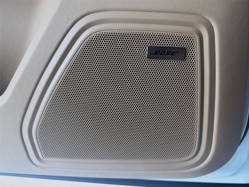 New 2026 Porsche Macan Turbo image 9