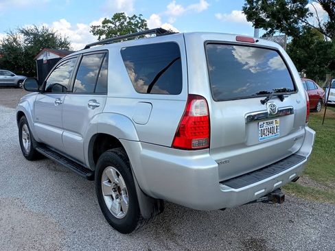 Used 2007 Toyota 4Runner SR5 RWD image 3