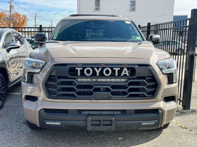 Used 2025 Toyota Sequoia TRD Pro AWD/4WD image 2