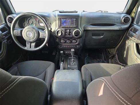 Used 2015 Jeep Wrangler Unlimited Rubicon w/ Dual Top Group image 10