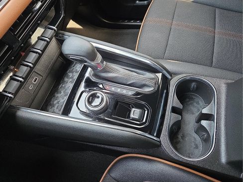 Used 2025 GMC Canyon AT4 AWD/4WD image 25