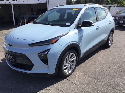 Used 2022 Chevrolet Bolt EUV LT FWD image 2