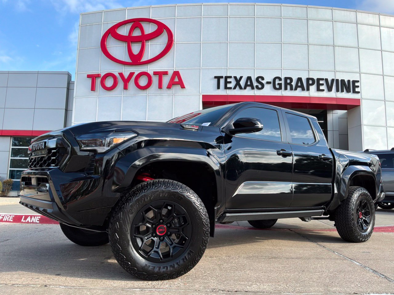 Used 2024 Toyota Tacoma TRD Pro AWD/4WD image 2