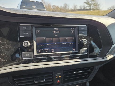 Used 2019 Volkswagen Jetta SE image 18