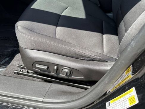 Used 2016 Chevrolet Malibu LT FWD image 17