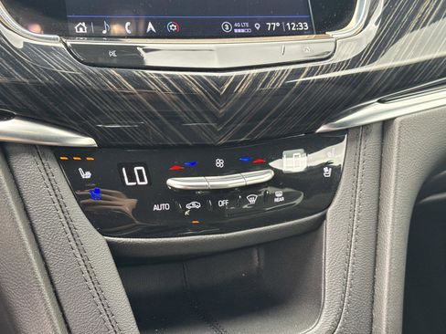 Certified 2025 Cadillac XT6 Premium Luxury image 27