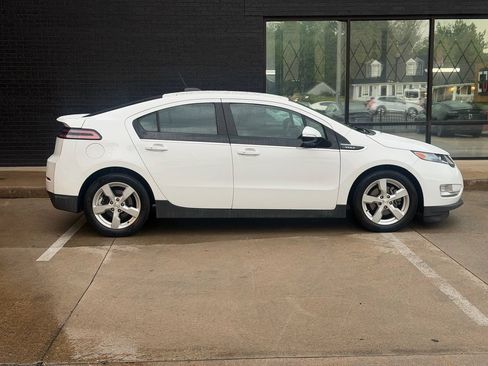 Used 2015 Chevrolet Volt FWD image 10