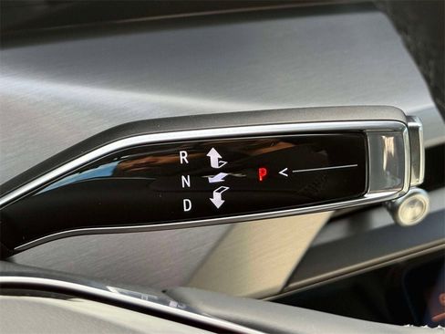 New 2026 Cadillac Vistiq Luxury image 18