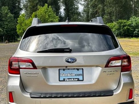 Used 2017 Subaru Outback 3.6R Limited AWD/4WD image 8