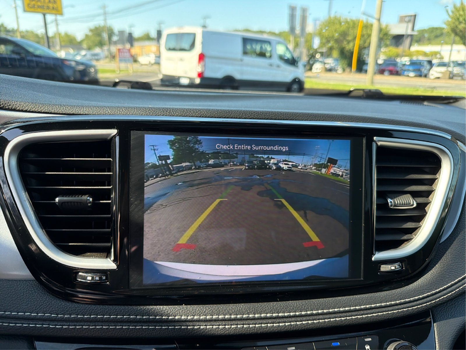 Used 2026 Chrysler Pacifica Limited FWD image 16