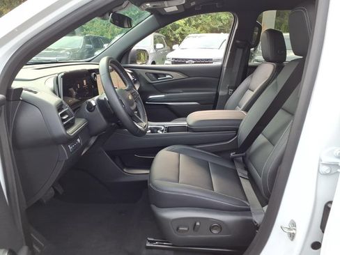 Used 2026 Chevrolet Traverse LT AWD/4WD image 12