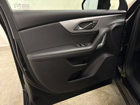 Used 2025 Chevrolet Blazer LT FWD image 30