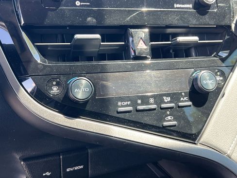 Used 2023 Toyota Camry SE w/ Convenience Package FWD image 18