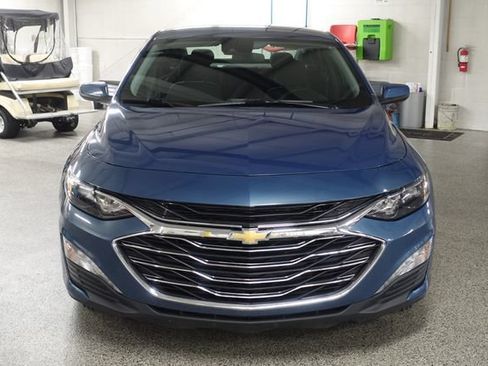 Used 2024 Chevrolet Malibu LT FWD image 2