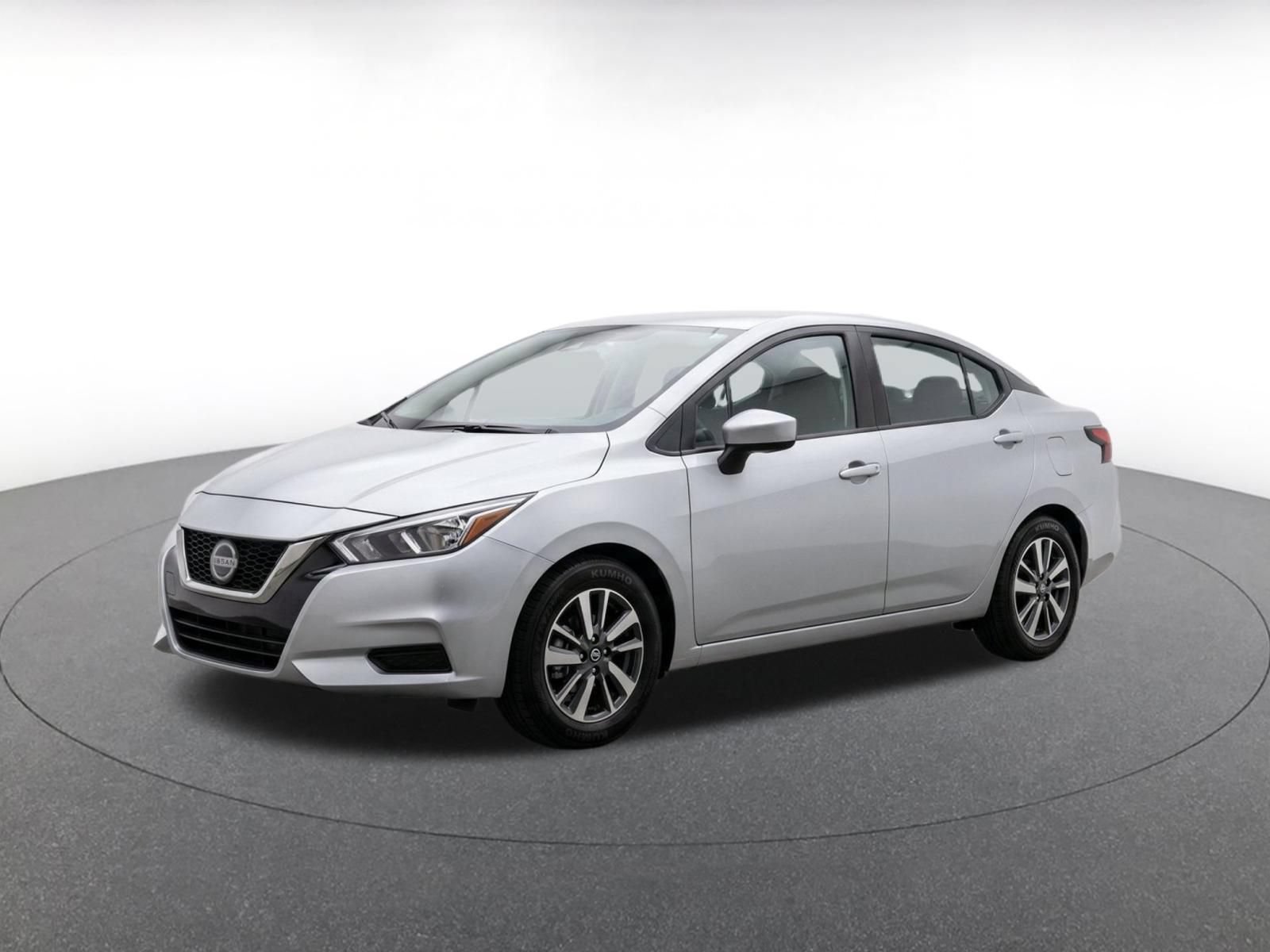 Used 2025 Nissan Versa SV FWD image 3