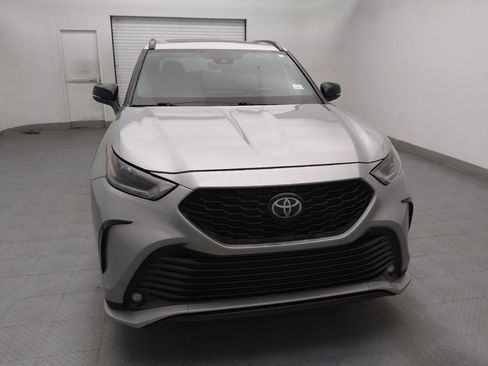 Used 2021 Toyota Highlander XSE FWD image 14