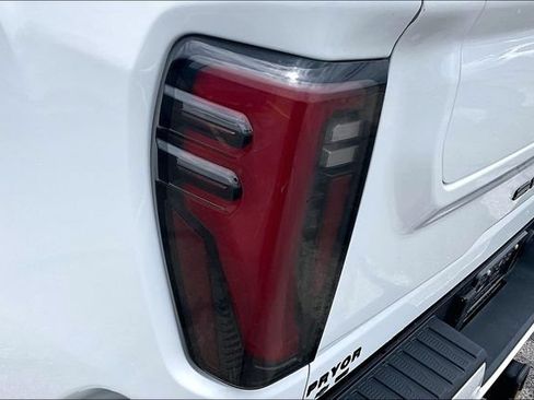 Used 2024 GMC Sierra 2500 AT4 w/ AT4 Premium Plus Package AWD/4WD image 24