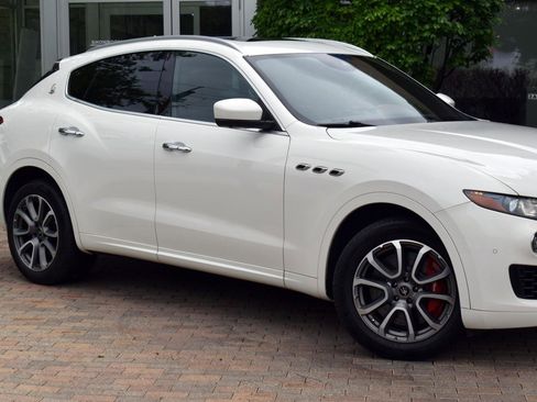 Used 2019 Maserati Levante S image 4