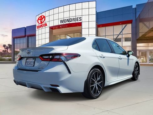 Used 2022 Toyota Camry SE w/ Audio Upgrade Package FWD image 7