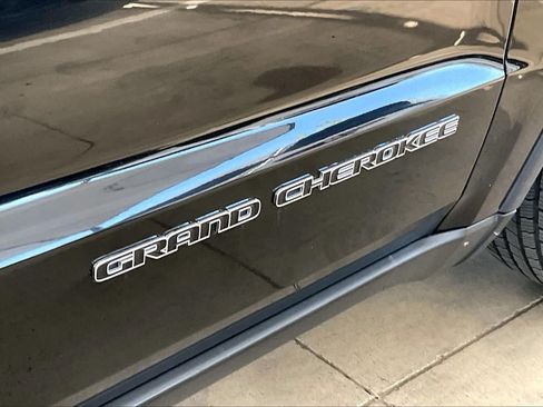 Used 2019 Jeep Grand Cherokee Laredo w/ Laredo X Package RWD image 31