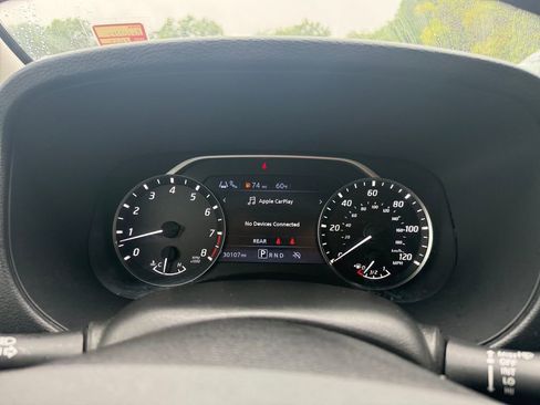 Used 2024 Nissan Frontier SV w/ Technology Package image 19