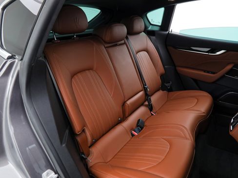 Certified 2023 Maserati Levante GT AWD/4WD image 12