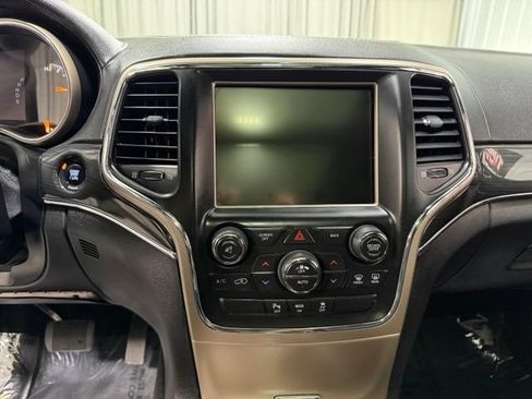 Used 2014 Jeep Grand Cherokee Overland AWD/4WD image 13