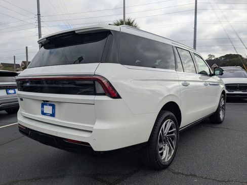 New 2025 Lincoln Navigator L Reserve image 4