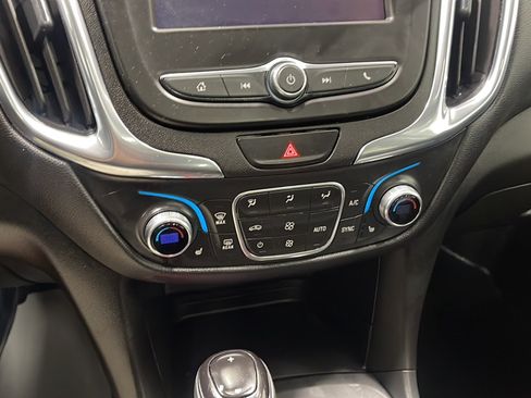 Used 2020 Chevrolet Equinox LT FWD image 11
