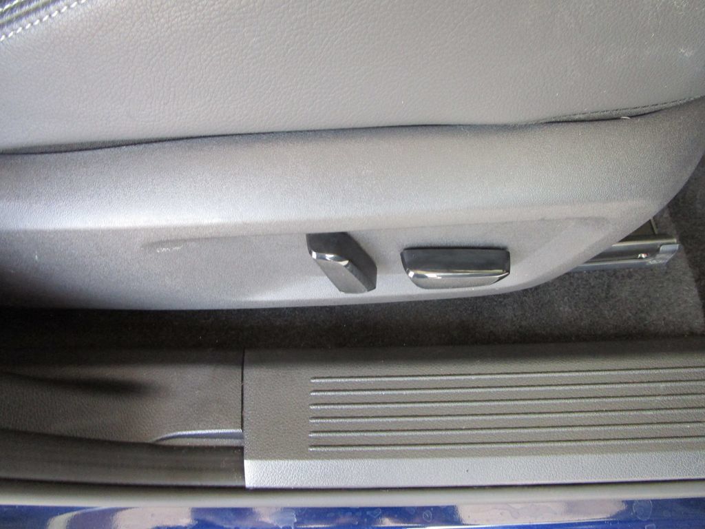 Used 2025 Nissan Rogue SL w/ Tech Package FWD image 24