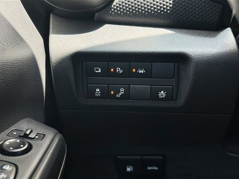 Certified 2025 Nissan Kicks Play S FWD image 29