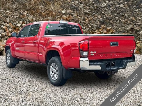 Used 2018 Toyota Tacoma SR5 AWD/4WD image 10