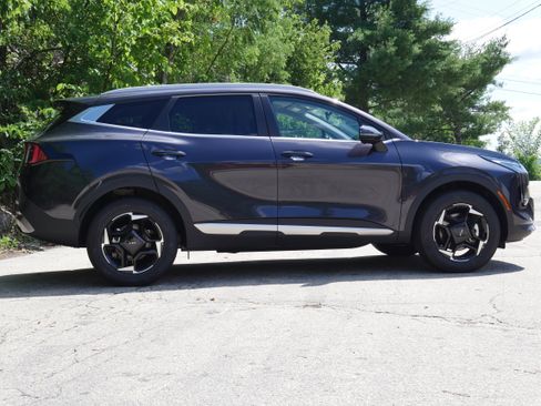 Certified 2026 Kia Sportage EX AWD/4WD image 8