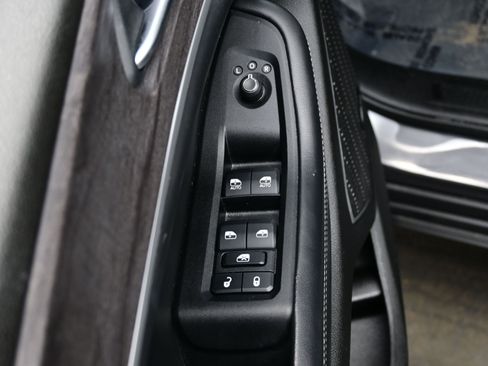 Used 2022 Jeep Grand Cherokee Limited 4xe w/ Luxury Tech Group II image 10