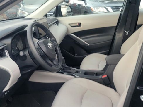 Used 2024 Toyota Corolla Cross L image 10