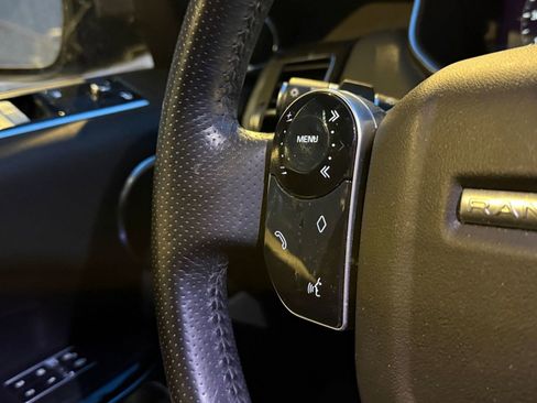 Used 2020 Land Rover Range Rover Sport HSE image 17