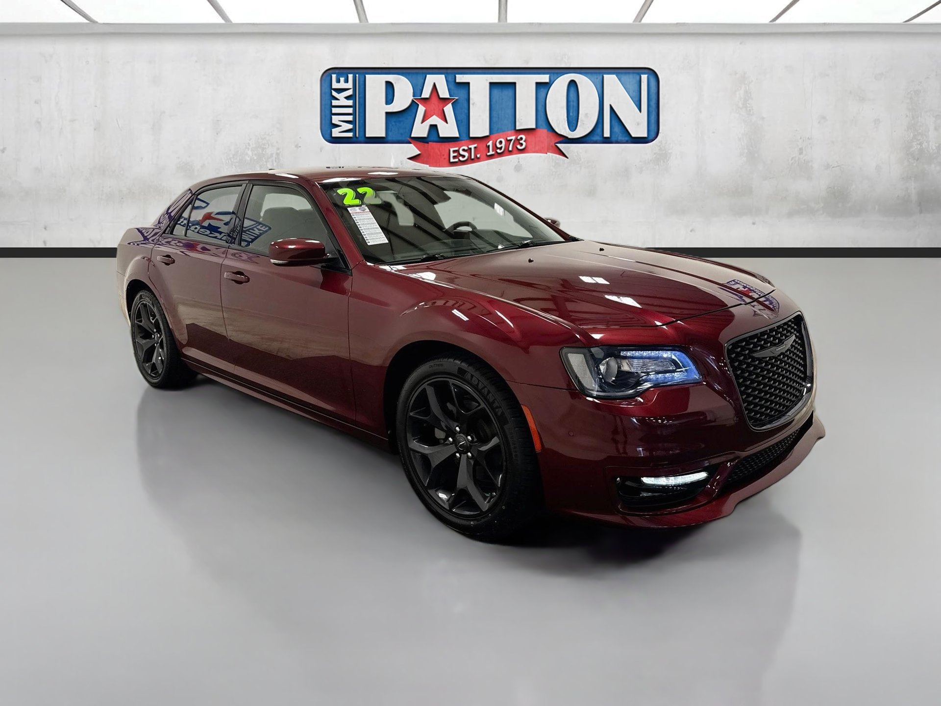 Used 2022 Chrysler 300 Touring L RWD image 1