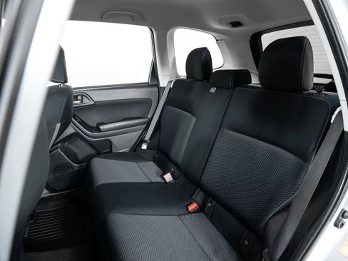 Used 2018 Subaru Forester 2.5i w/ Alloy Wheel Package image 16