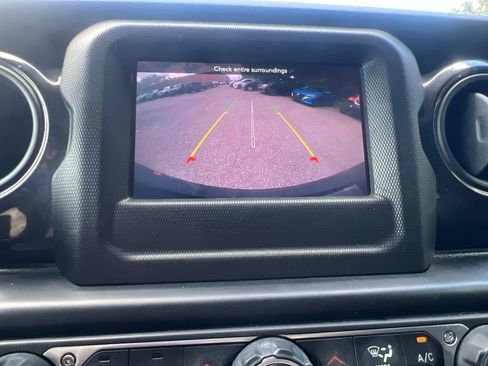 Used 2021 Jeep Wrangler Unlimited Sport AWD/4WD image 29